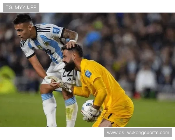 奥纳纳 vs 楚阿梅尼：新生代防守中场全面性对比