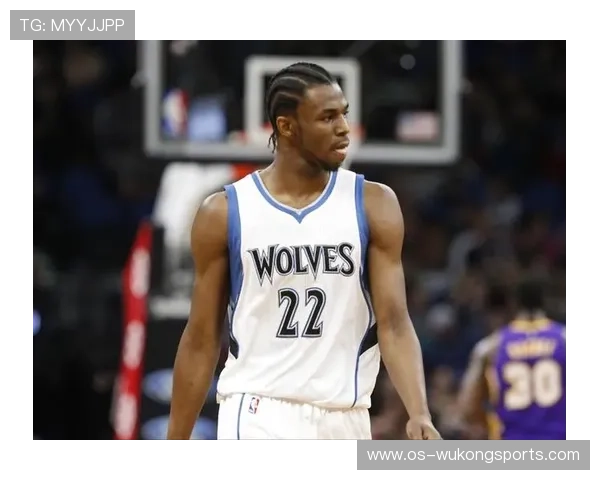 拉沙德·刘易斯挡拆中投效率提升显著拉开进攻空间