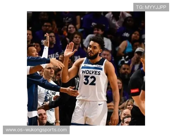 戈贝尔篮下强势封堵提升防守效率明显拉开与对手差距